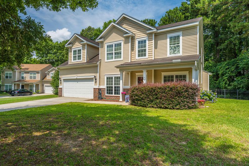 1517 Saint Stephens Way, Hanahan, SC 29410