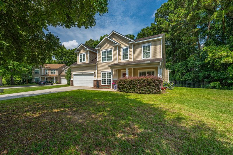 1517 Saint Stephens Way, Hanahan, SC 29410