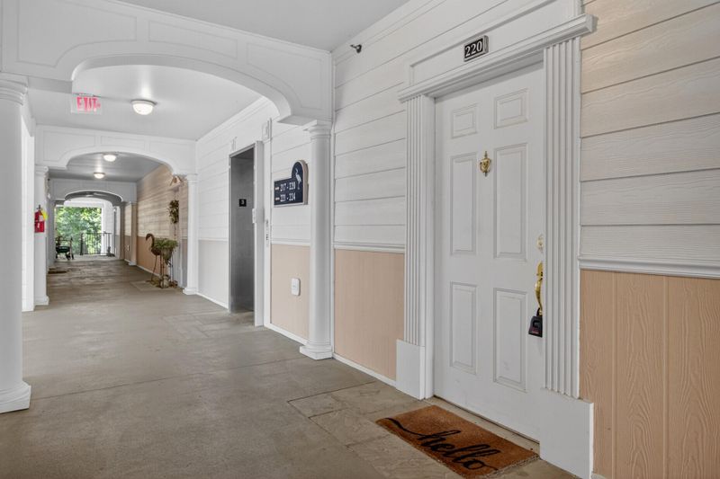 1025 Riverland Woods Pl #Apt 220, Charleston, SC 29412