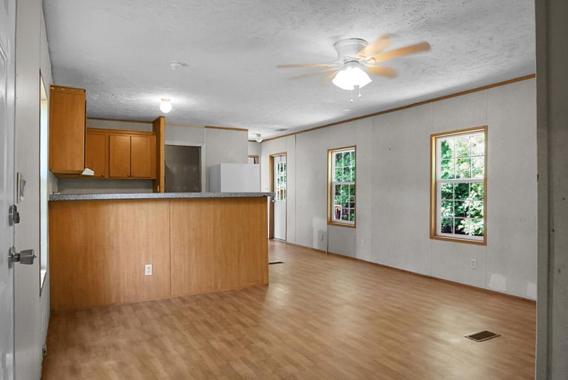 509 Pooshee Plantation Way, Bonneau, SC 29431