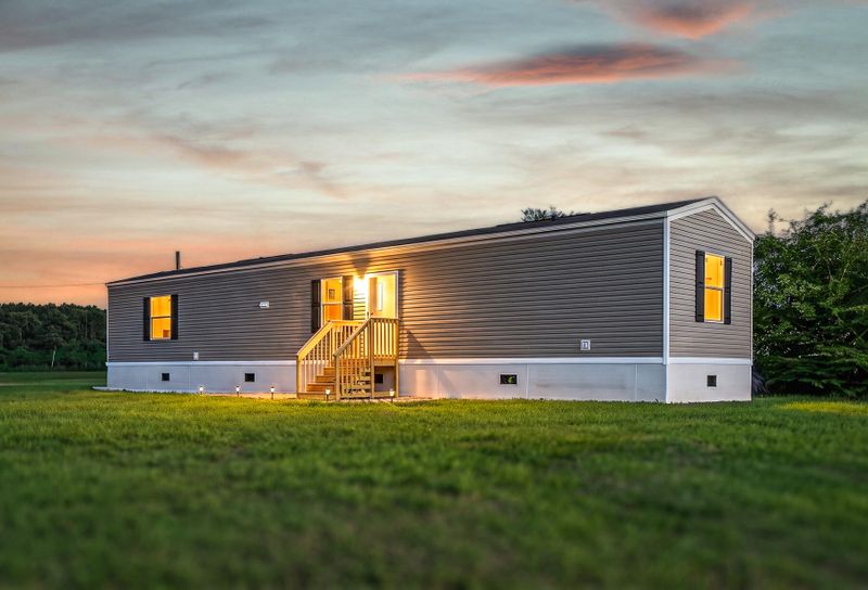 155 Range Rd, Harleyville, SC 29448