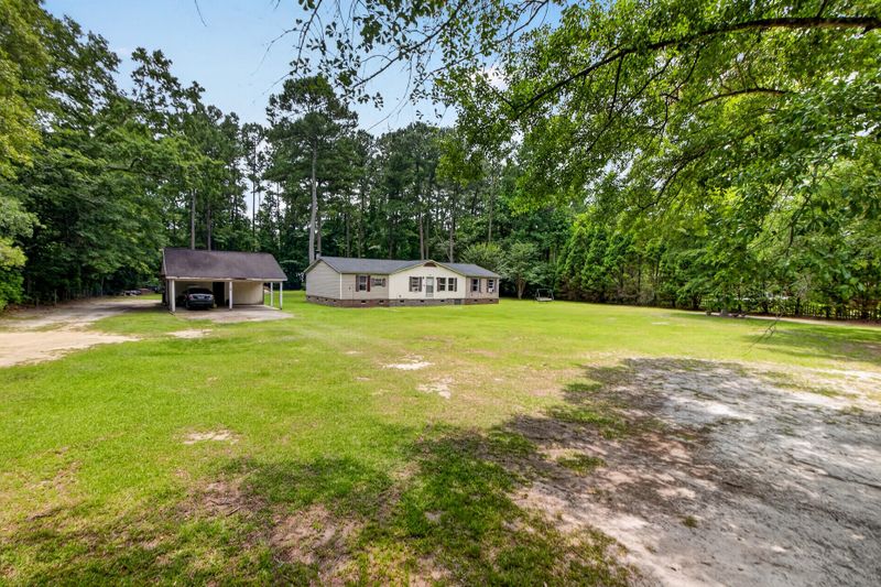 127 Schultz Lake Rd, Summerville, SC 29483