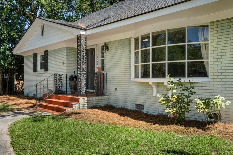 1846 Capri Dr, Charleston, SC 29407