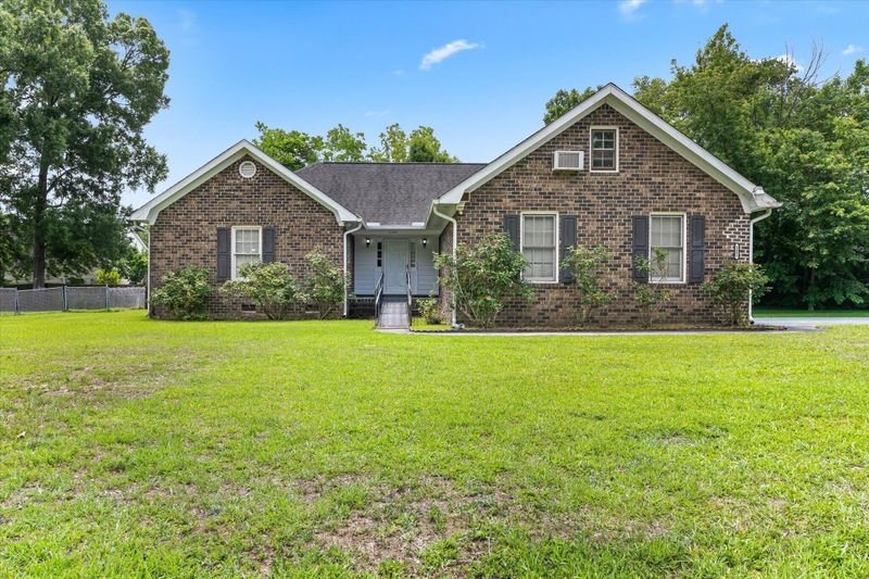 2495 Greenridge Rd, North Charleston, SC 29406