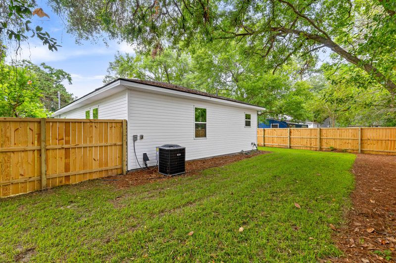 2620 Stark Ln, North Charleston, SC 29405