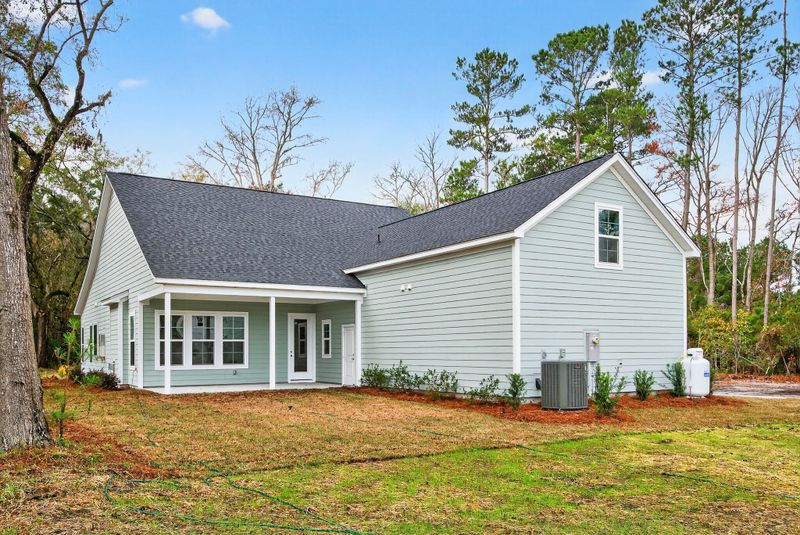 1347 Sea Aire Dr, Charleston, SC 29412