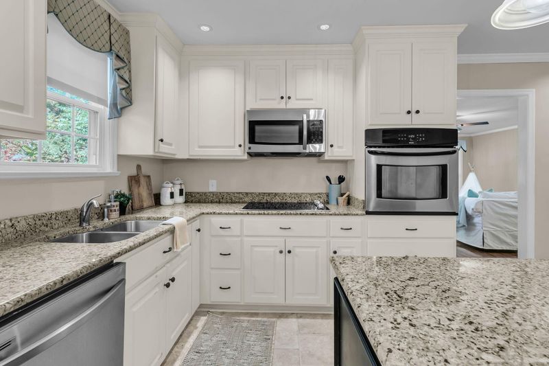1527 Pinopolis Rd, Moncks Corner, SC 29461