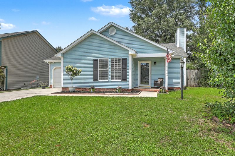 218 Okehampton Dr, Goose Creek, SC 29445