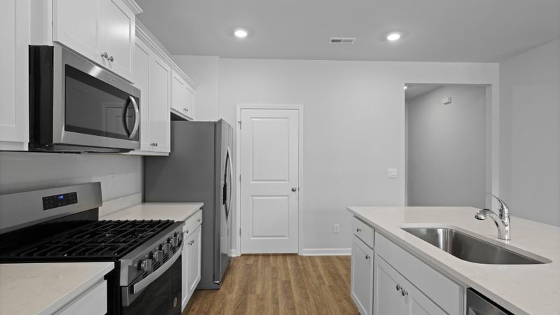 6079 Grangestone Ln, Ravenel, SC 29470