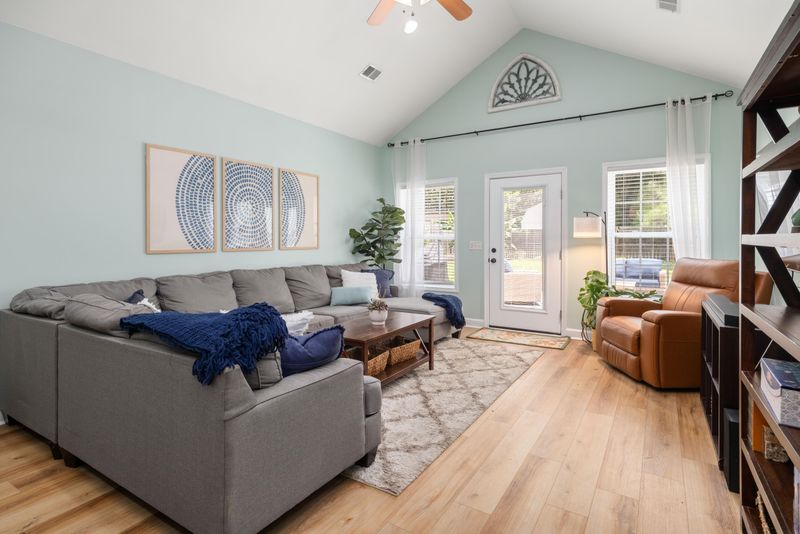 878 Santee St, Charleston, SC 29412