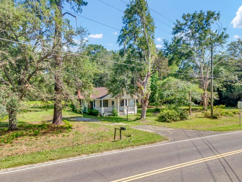 1736 Central Ave, Summerville, SC 29483
