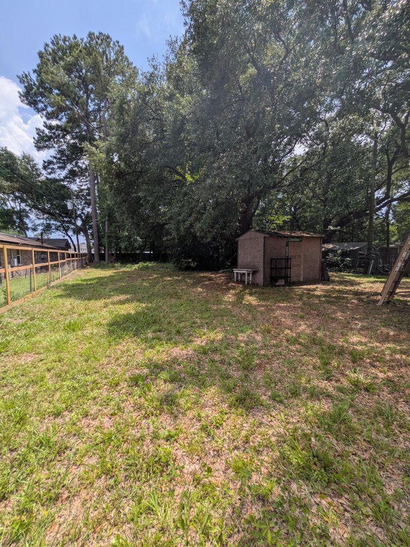 1113 Melvin Dr, Hanahan, SC 29410