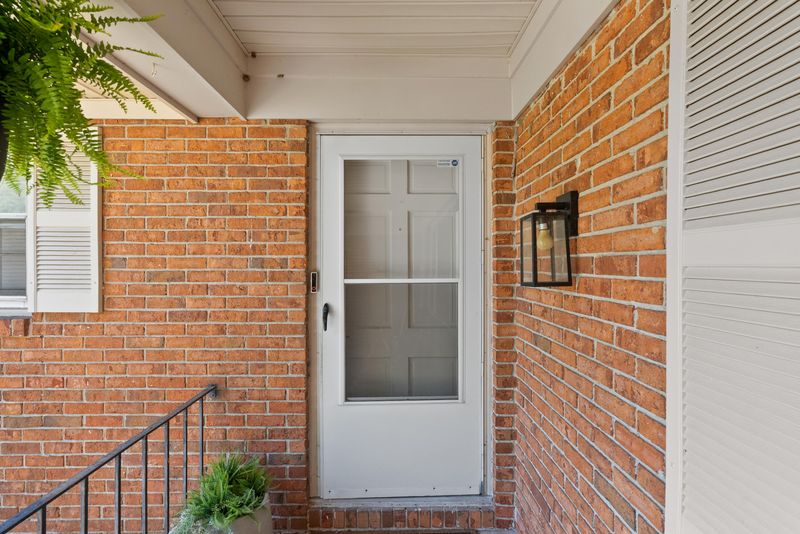 5325 Helene Dr, North Charleston, SC 29418