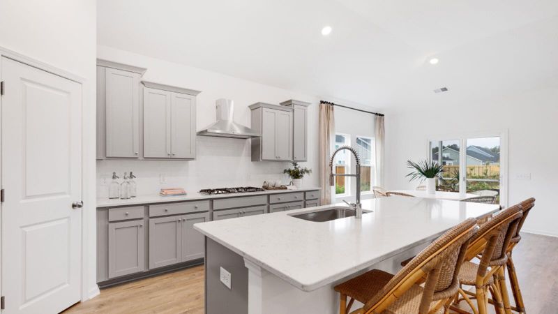 1070 Lettered Olive Ln, Summerville, SC 29485