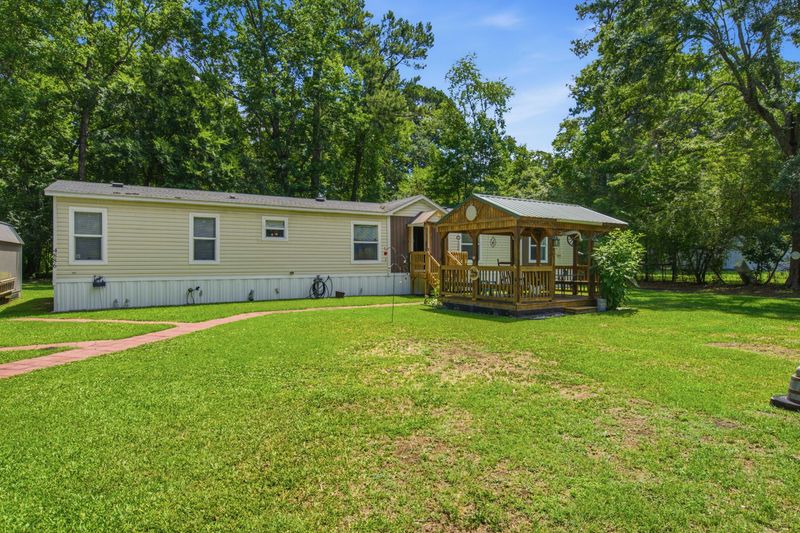 4886 State Rd, Ridgeville, SC 29472