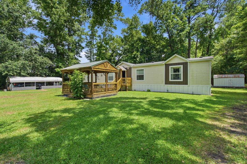 4886 State Rd, Ridgeville, SC 29472