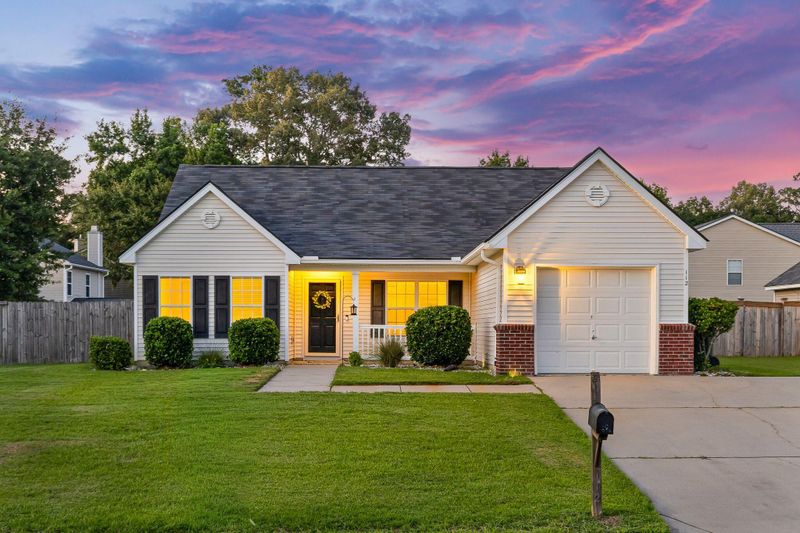 112 Slow Mill Dr, Goose Creek, SC 29445