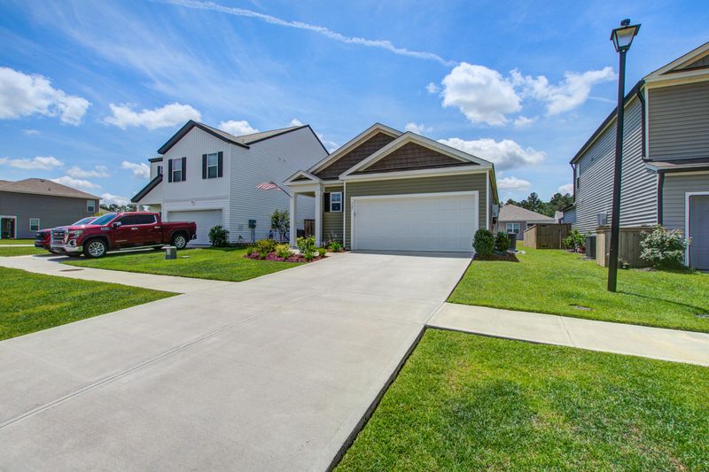 527 Red Twig Rd, Summerville, SC 29486