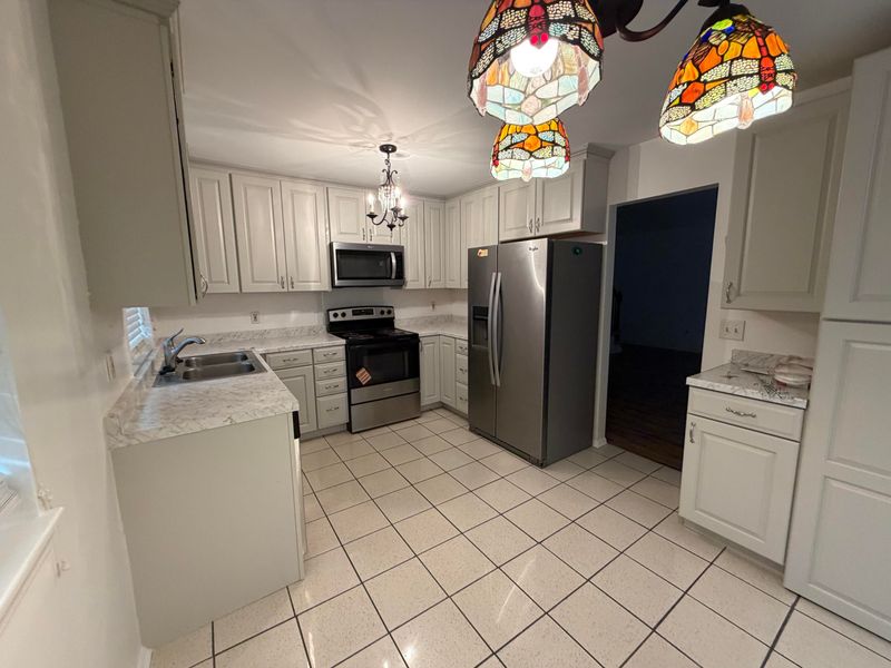 406 Willow Ct, North Charleston, SC 29420