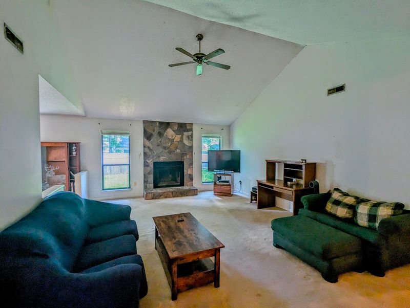 107 Wakefield Ct, Goose Creek, SC 29445