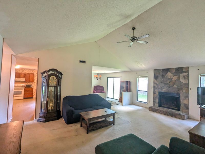 107 Wakefield Ct, Goose Creek, SC 29445