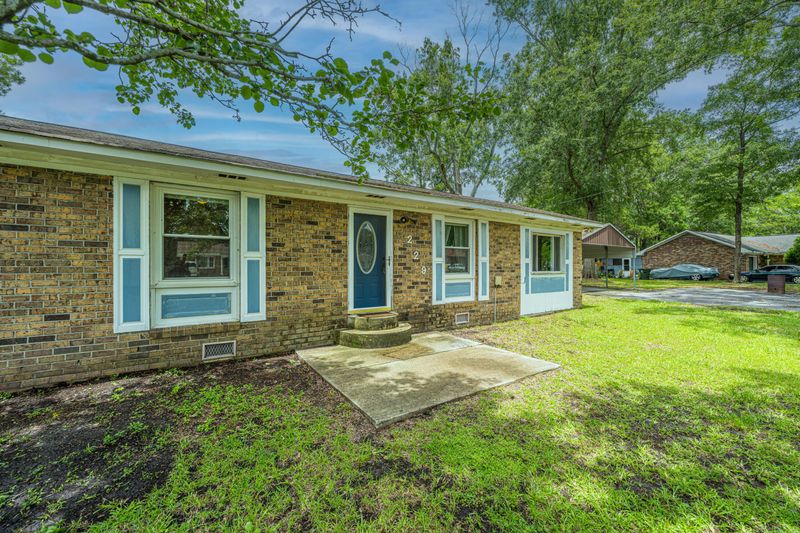 229 Amy Dr, Goose Creek, SC 29445