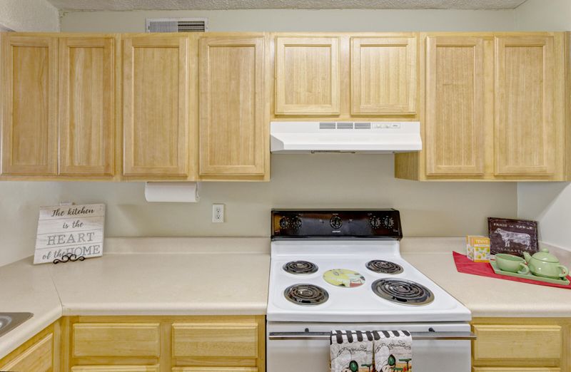 805 Andrea Ln, Hanahan, SC 29410
