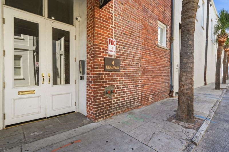 4 Beaufain St #202, Charleston, SC 29401
