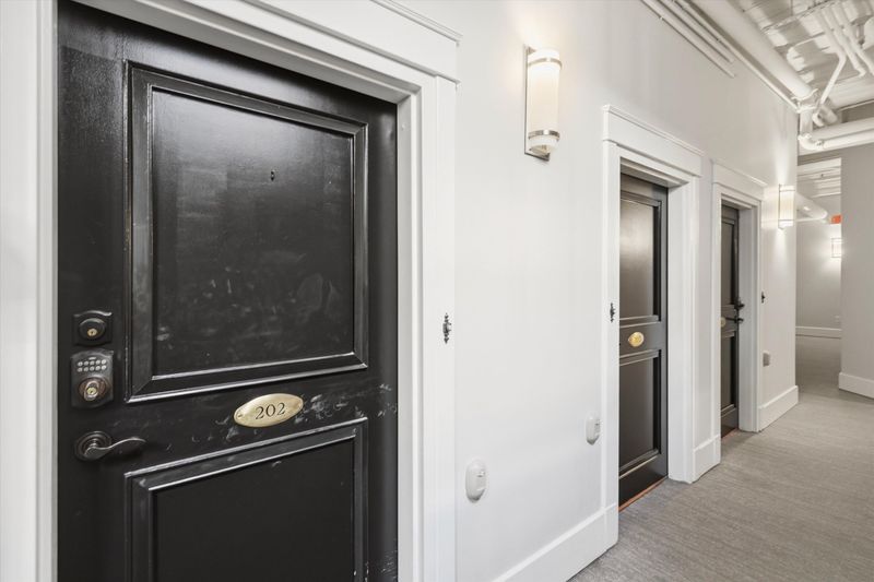 4 Beaufain St #202, Charleston, SC 29401