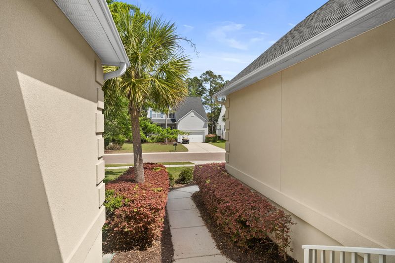 1892 Palmetto Isle Dr, Mount Pleasant, SC 29466