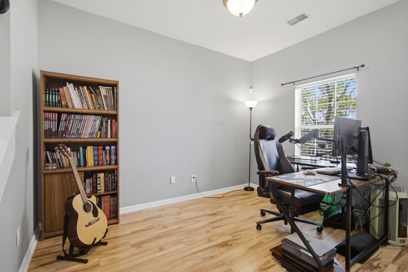 391 Twelve Oak Dr, Charleston, SC 29414