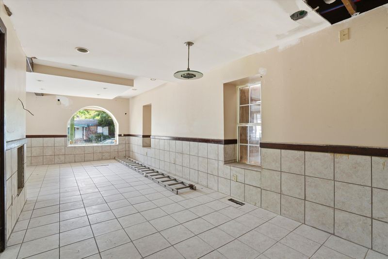 2111 Atlas St, North Charleston, SC 29405
