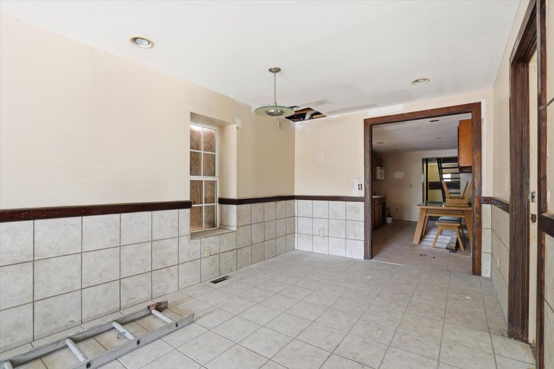 2111 Atlas St, North Charleston, SC 29405