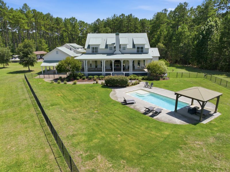 240 Ole Sunshines Trl, Huger, SC 29450