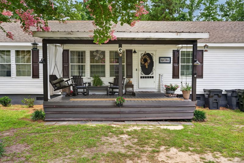 146 Glen St, Summerville, SC 29483