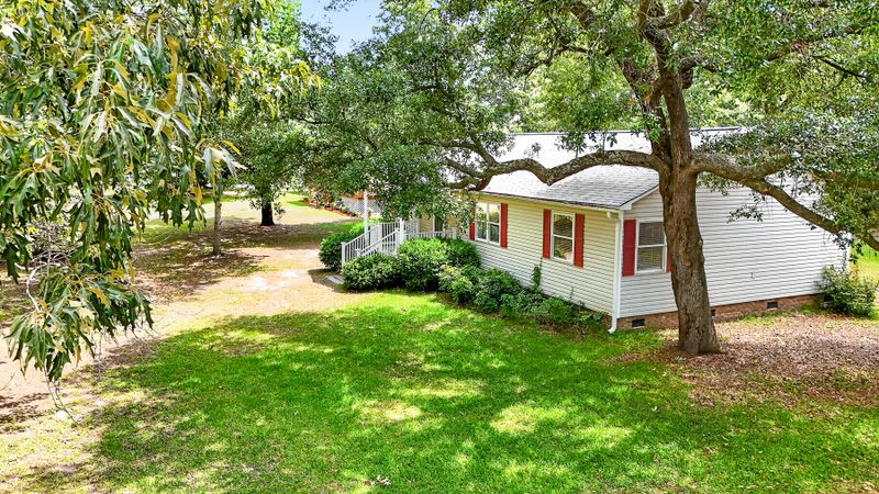 1104 Longpoint Rd, Cross, SC 29436