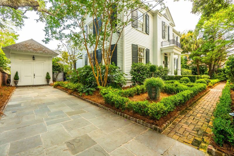 67 S Battery St, Charleston, SC 29401