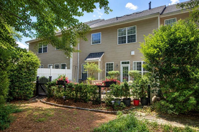 2467 Draymohr Ct, Mount Pleasant, SC 29466