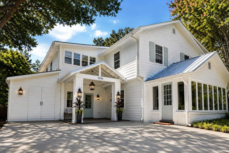 2906 Hartnett Blvd, Isle Of Palms, SC 29451