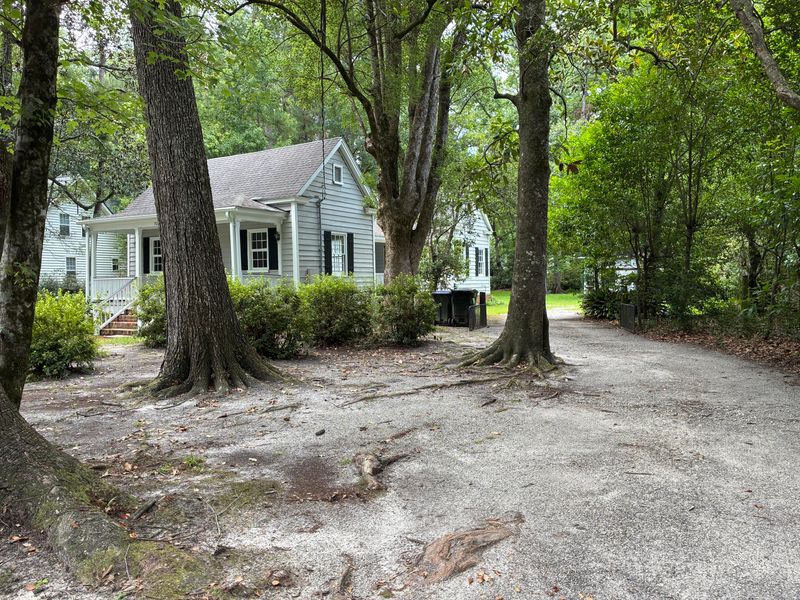 702 Simmons Ave, Summerville, SC 29483