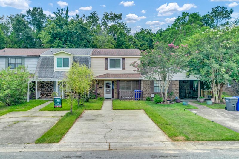 5038 Foxwood Dr, North Charleston, SC 29418