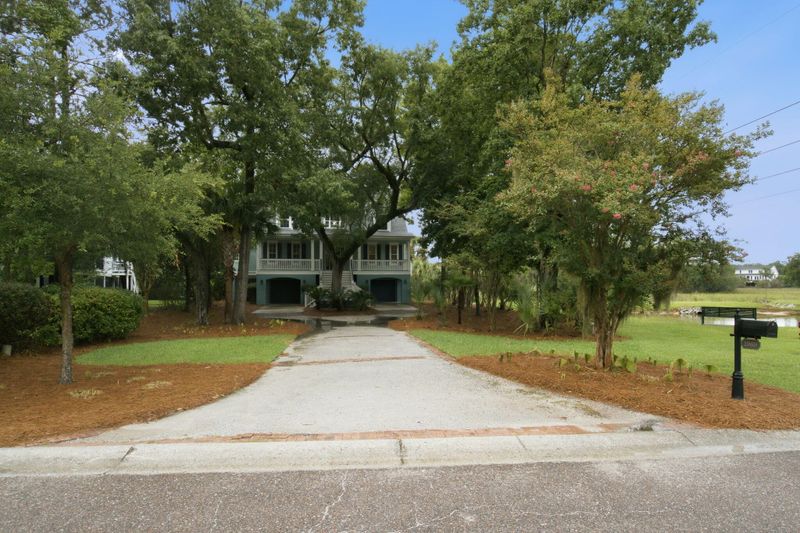 1969 N Creek Dr, Mount Pleasant, SC 29466