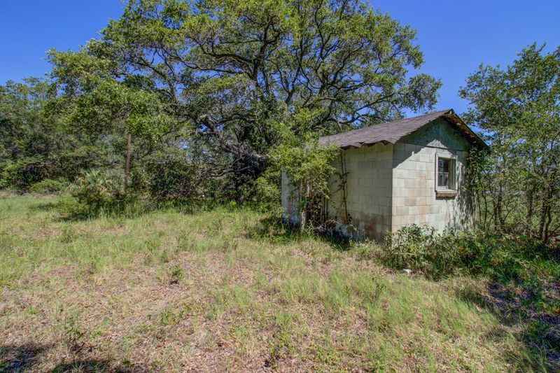 2107 Sol Legare Rd, Charleston, SC 29412