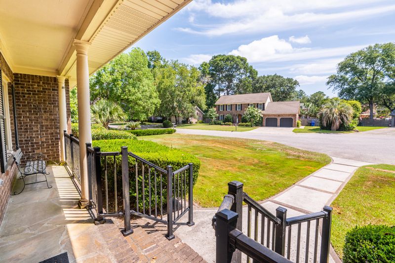 3 Waters Edge Ct, Charleston, SC 29414