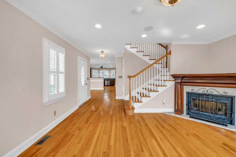 21 Aiken St, Charleston, SC 29403