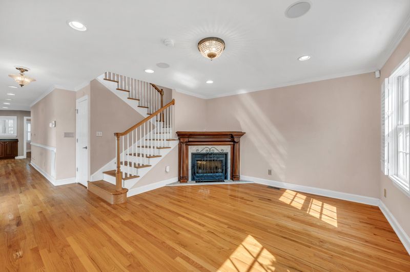 21 Aiken St, Charleston, SC 29403
