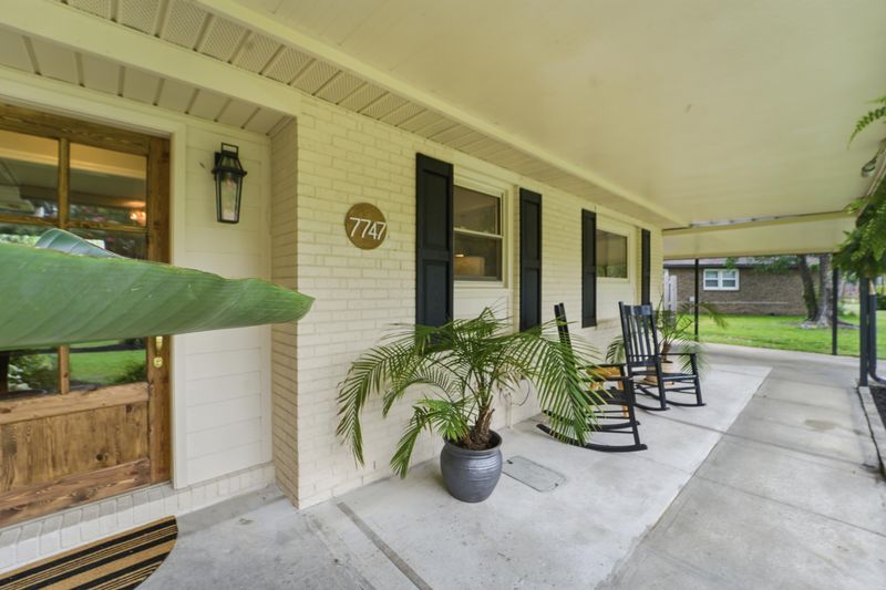 7747 Ovaldale Dr, North Charleston, SC 29418