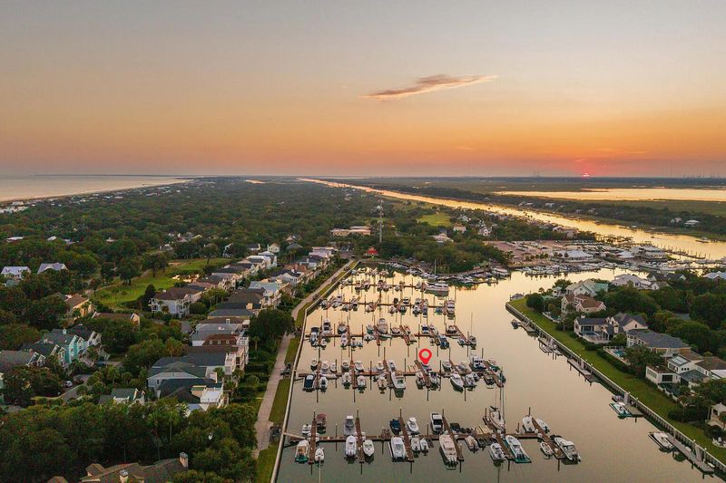 40 41st Ave #E15, Isle Of Palms, SC 29451
