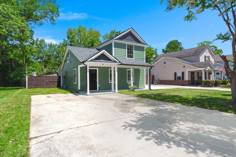 31 Woodleaf Ct, Charleston, SC 29407