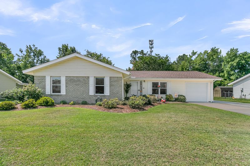 1009 Mountain Pine Rd, Moncks Corner, SC 29461